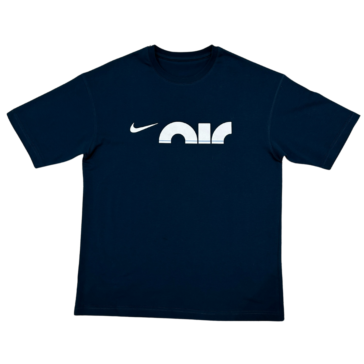 "تيشيرت Nike Design 3 من Nokkta يظهر من الأمام"